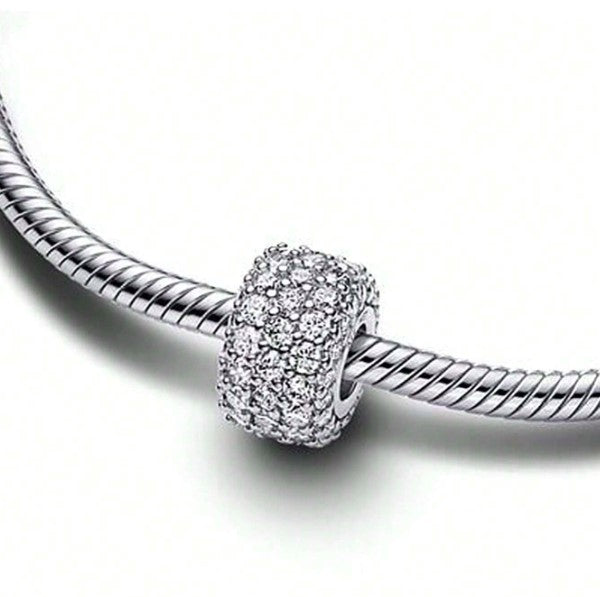 Charm Brillante Pavé – Elegancia y Lujo en Cada Detalle