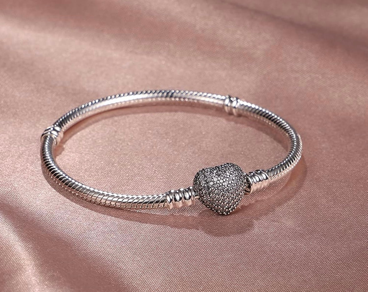 Pulsera con cierre de corazón en pavé