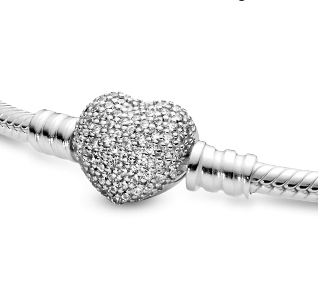 Pulsera con cierre de corazón en pavé