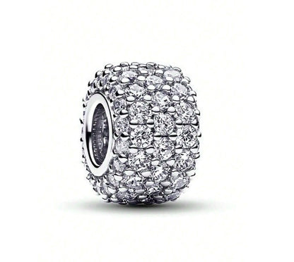 Charm Brillante Pavé – Elegancia y Lujo en Cada Detalle
