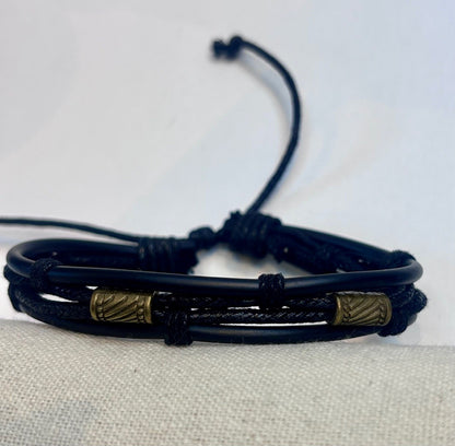 Pulsera "Oro Viejo" – Estilo Urbano con Detalles Étnicos