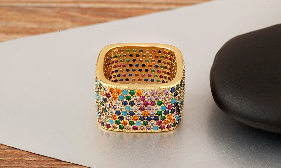 Anillo Glamour Dorado con Cristales