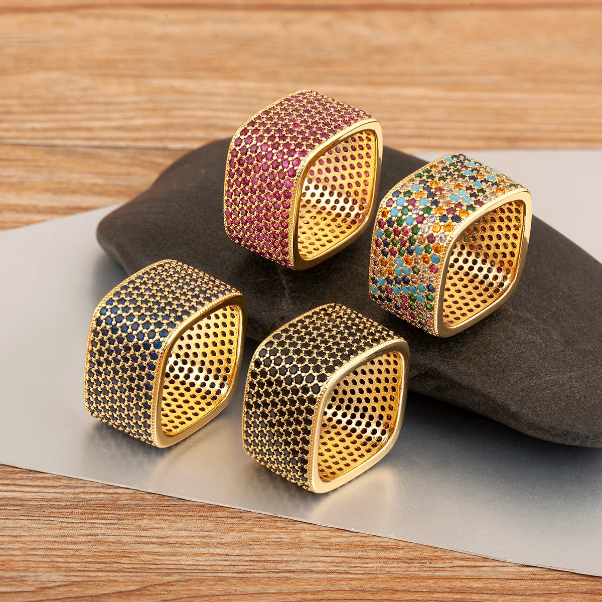 Anillo Glamour Dorado con Cristales