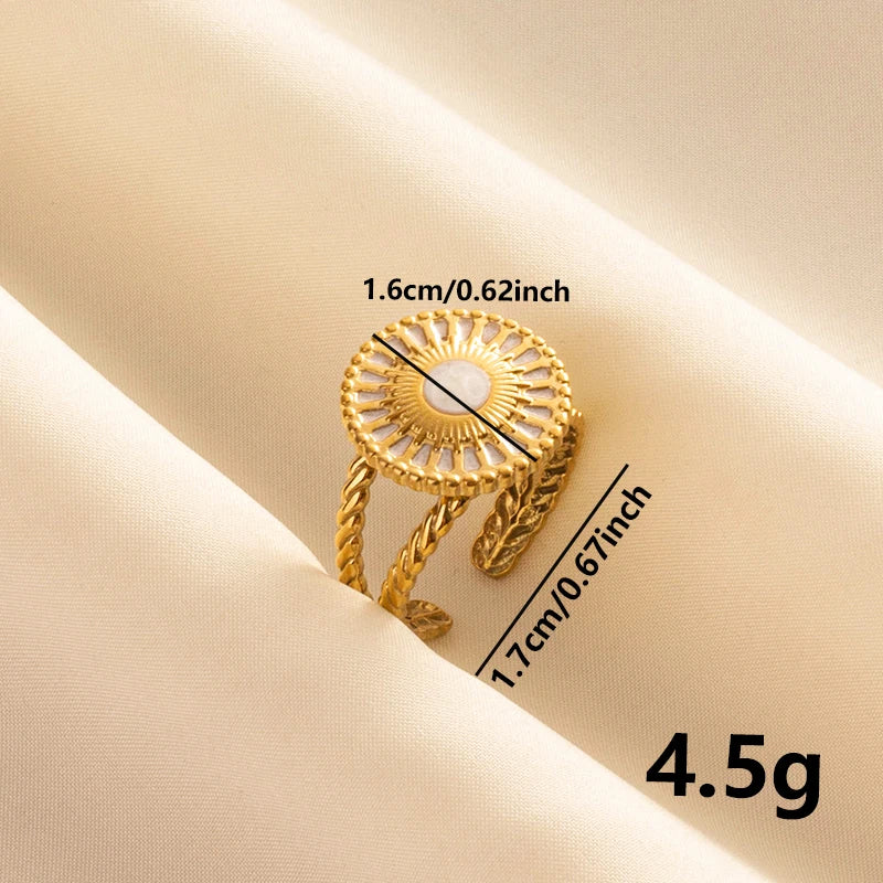 Anillos Dorados con Detalles Nacarados