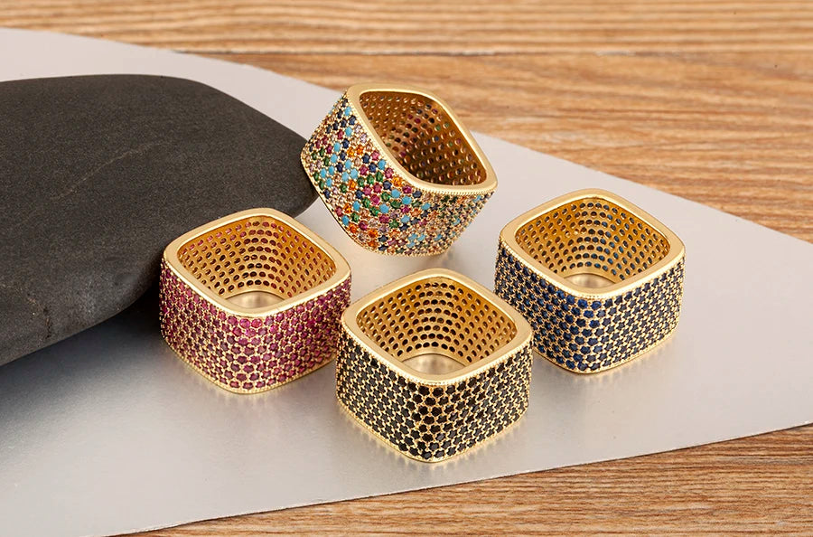 Anillo Glamour Dorado con Cristales
