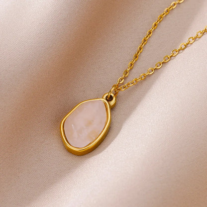 Collar ambar oval