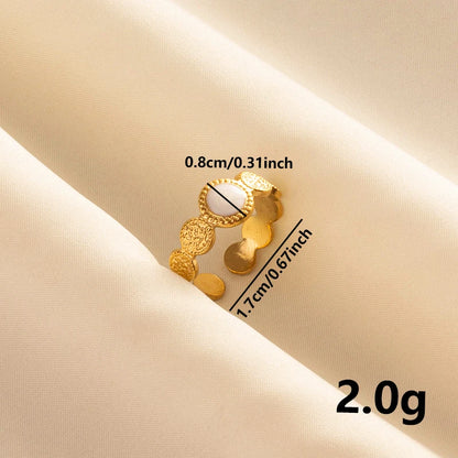 Anillos Dorados con Detalles Nacarados