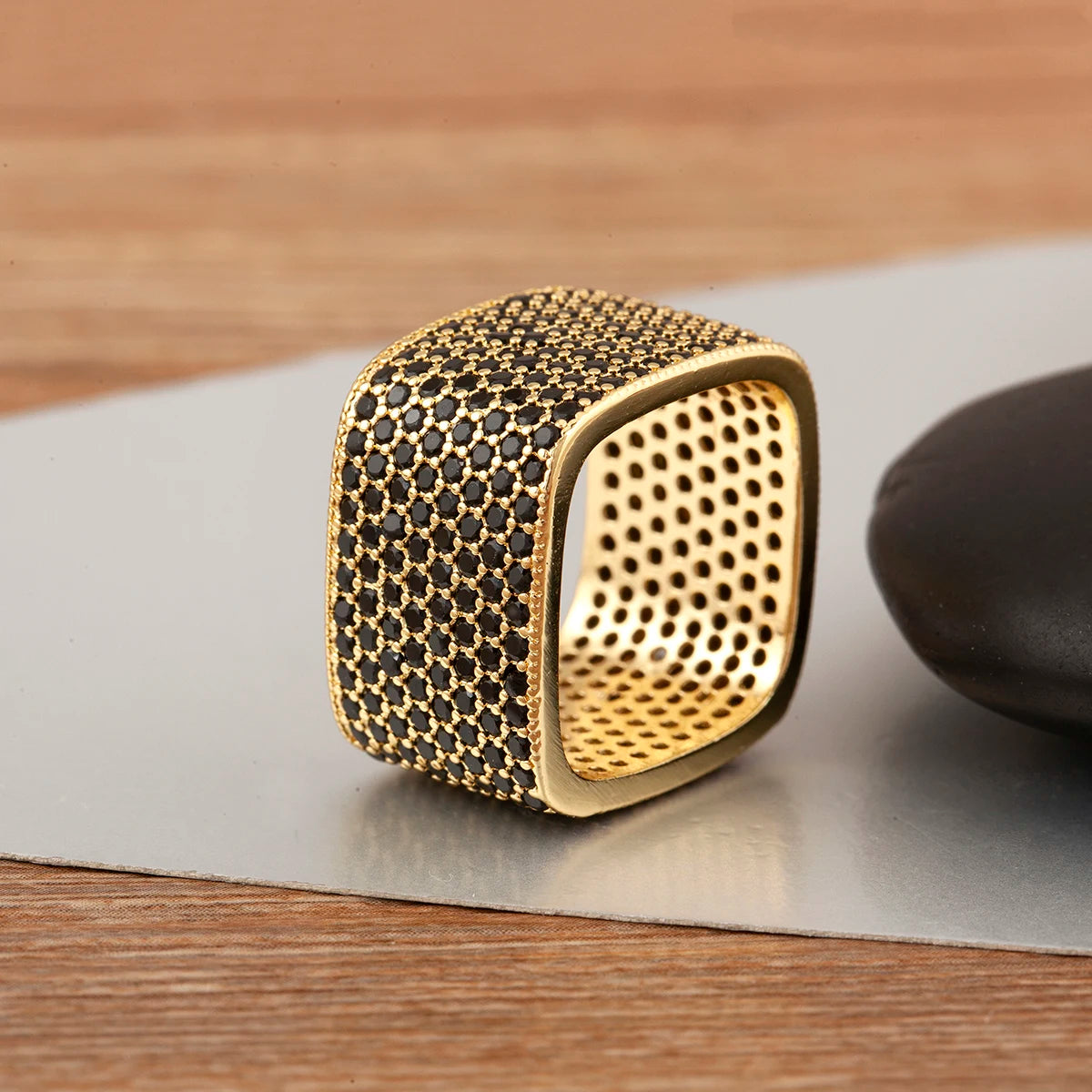 Anillo Glamour Dorado con Cristales