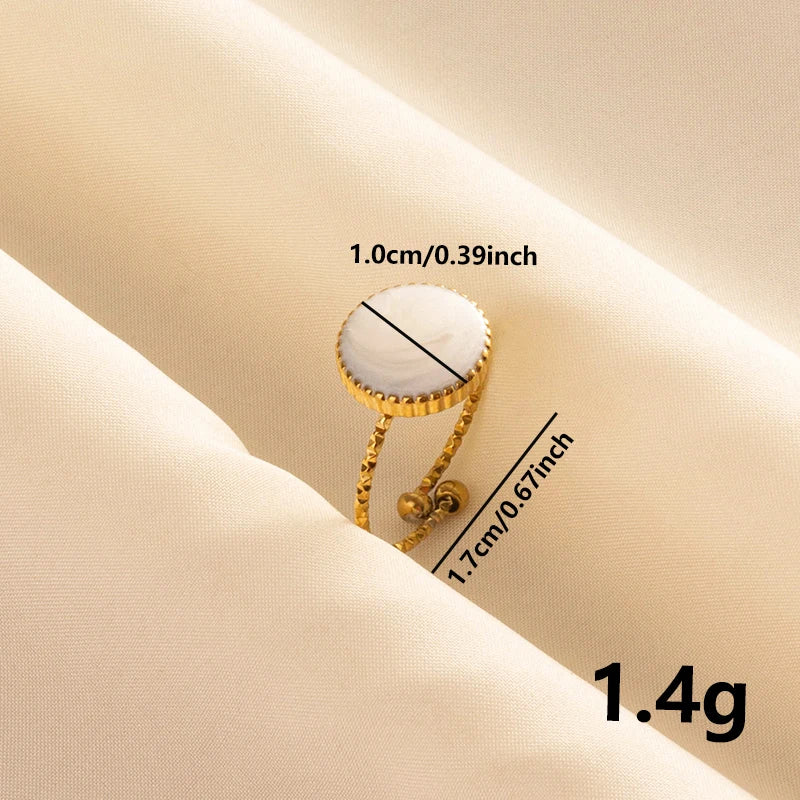Anillos Dorados con Detalles Nacarados