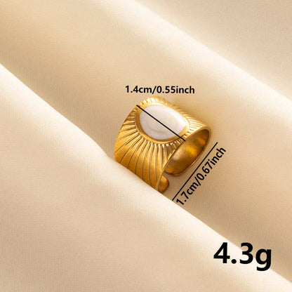 Anillos Dorados con Detalles Nacarados