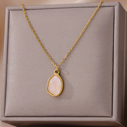 Collar ambar oval