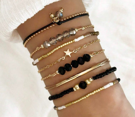 Pack de 8 Pulseras – Elegancia y Estilo en un Solo Set ✨