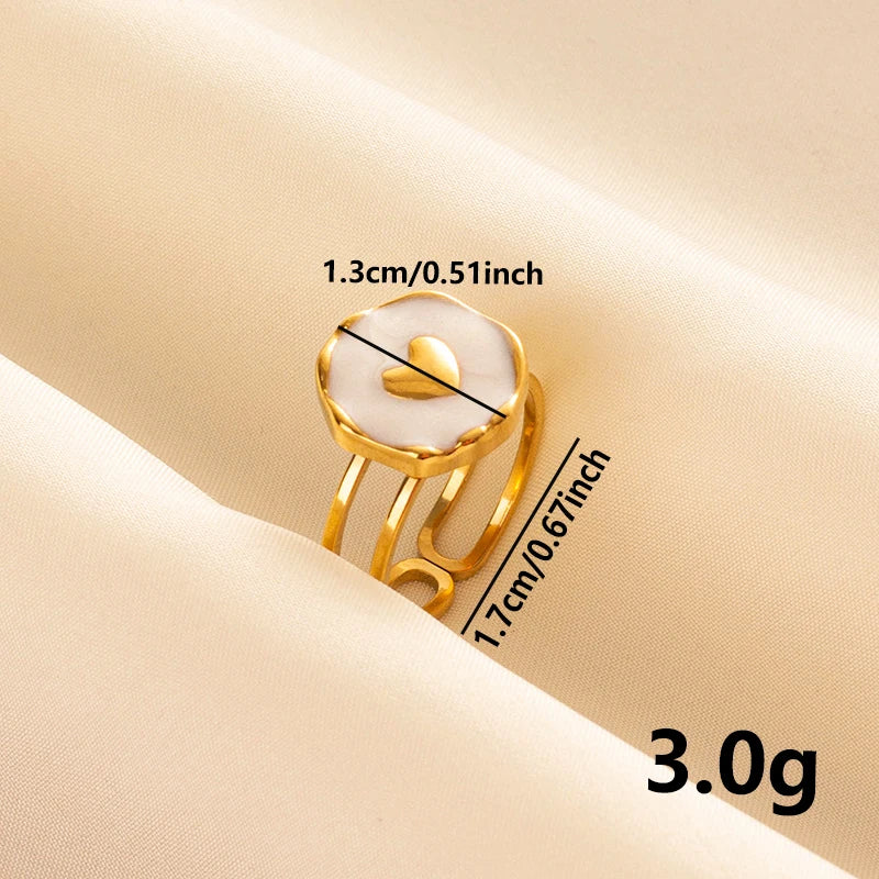 Anillos Dorados con Detalles Nacarados