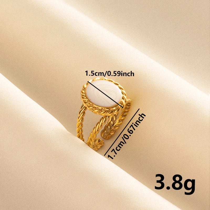 Anillos Dorados con Detalles Nacarados