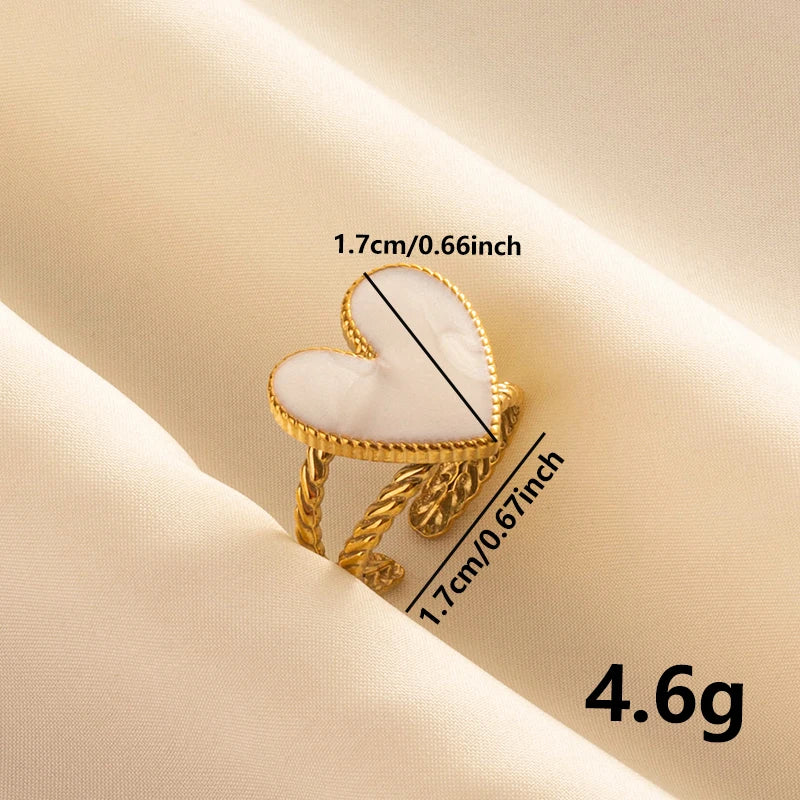 Anillos Dorados con Detalles Nacarados