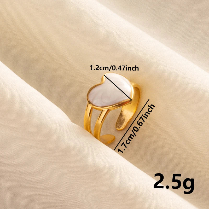 Anillos Dorados con Detalles Nacarados