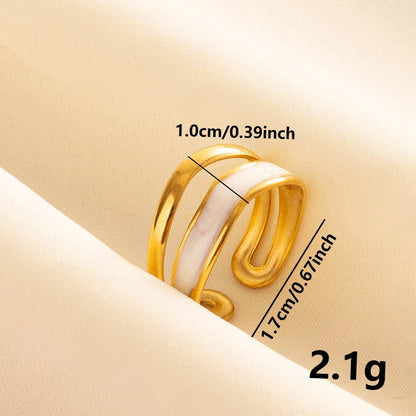 Anillos Dorados con Detalles Nacarados