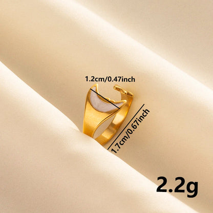 Anillos Dorados con Detalles Nacarados