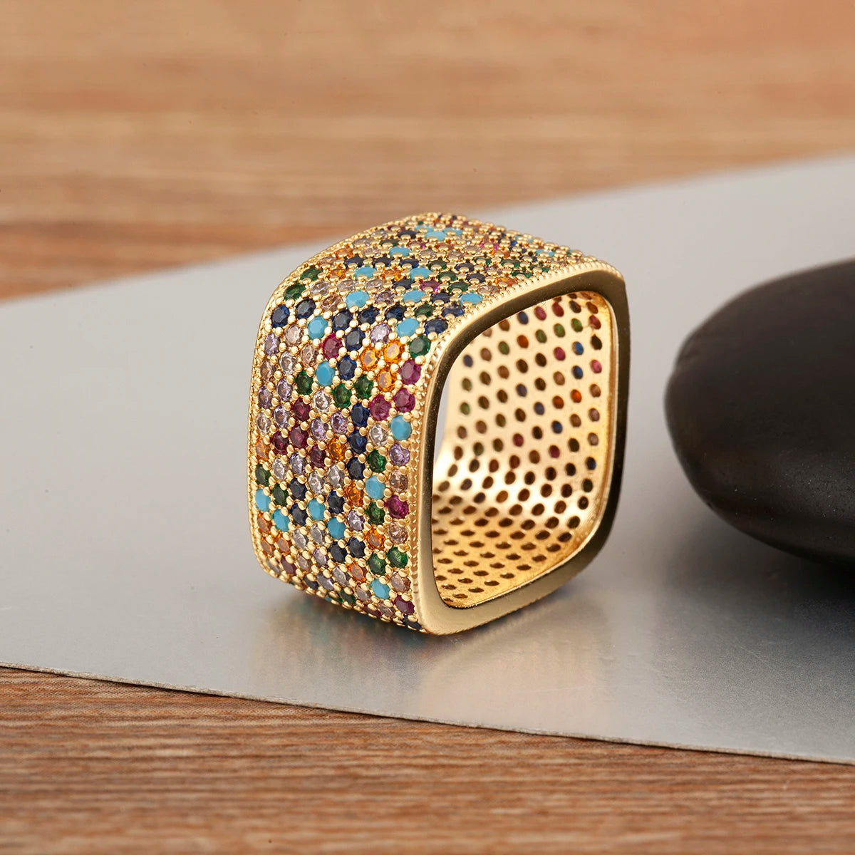 Anillo Glamour Dorado con Cristales