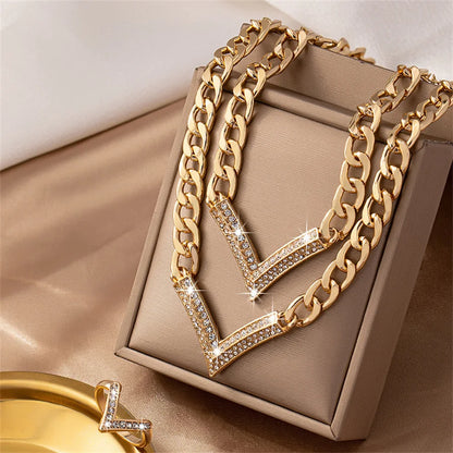 Collar V Luxury