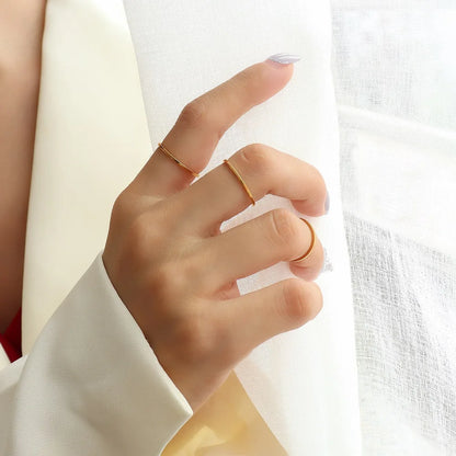Anillo Fino Minimalista – Elegancia Diaria