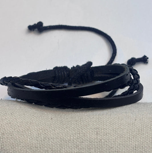 Pulsera “Trenza Cuero” – Estilo Urbano y Atemporal